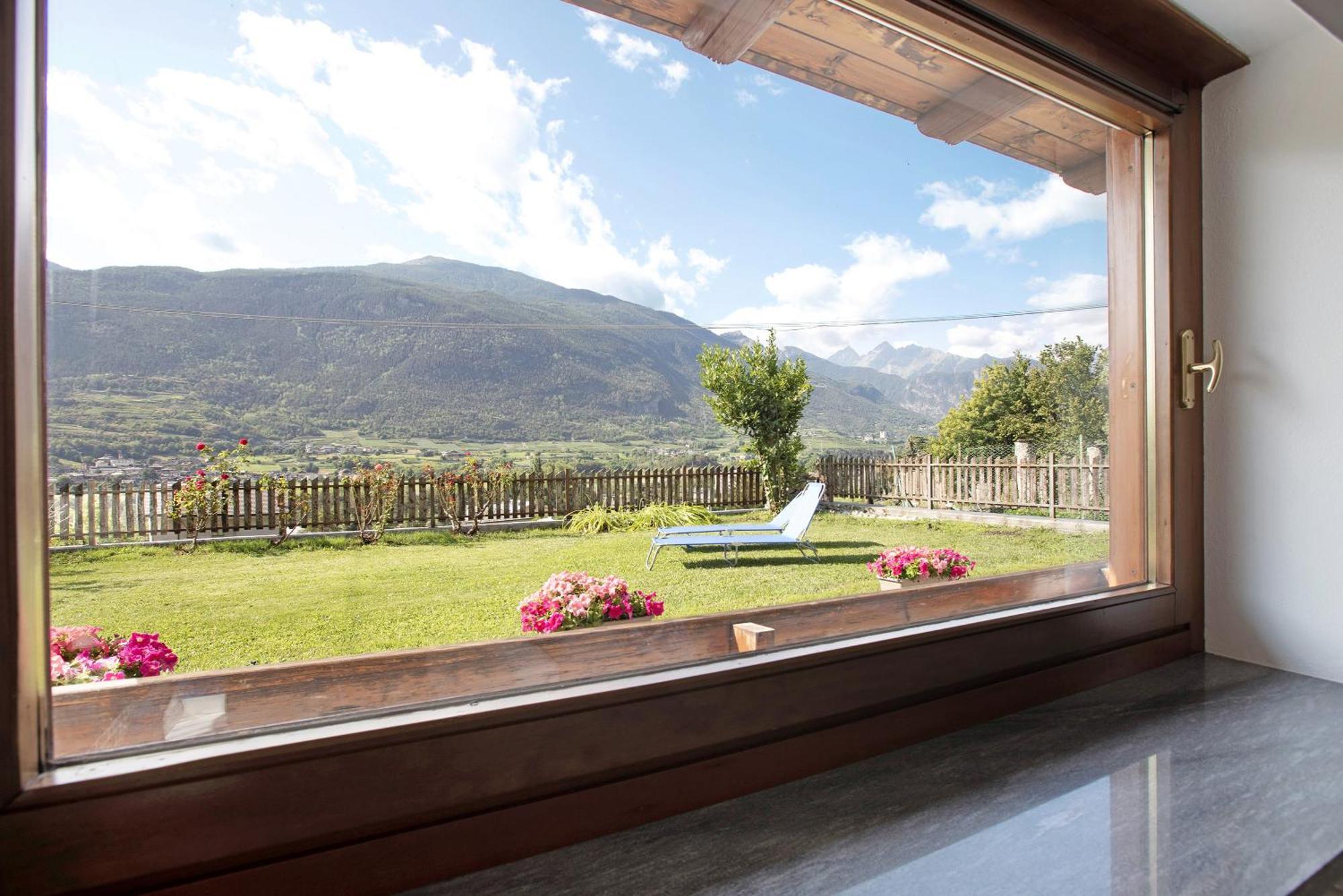 Casa Sabrina - Appartamento Blu Aosta Exterior photo