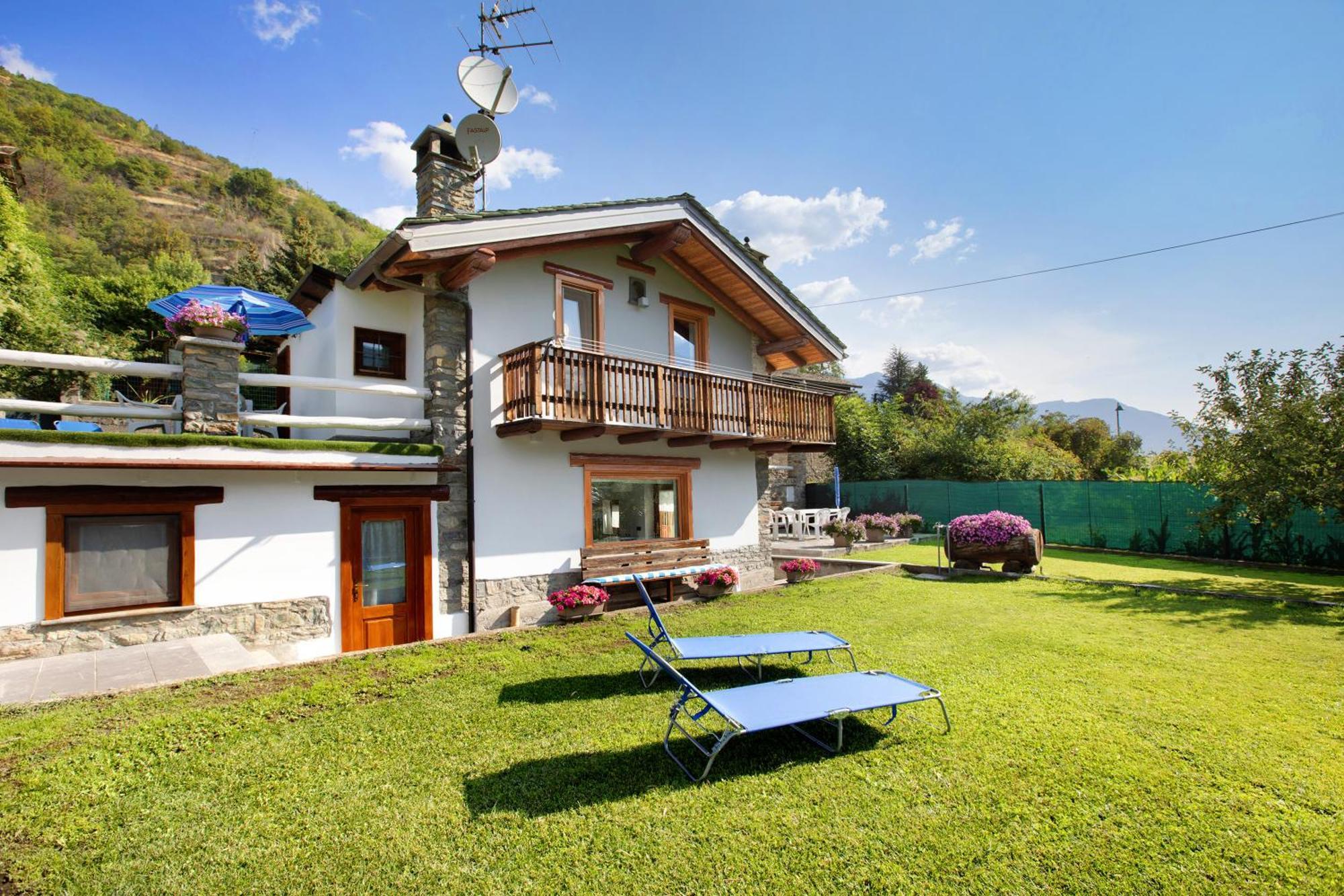 Casa Sabrina - Appartamento Blu Aosta Exterior photo