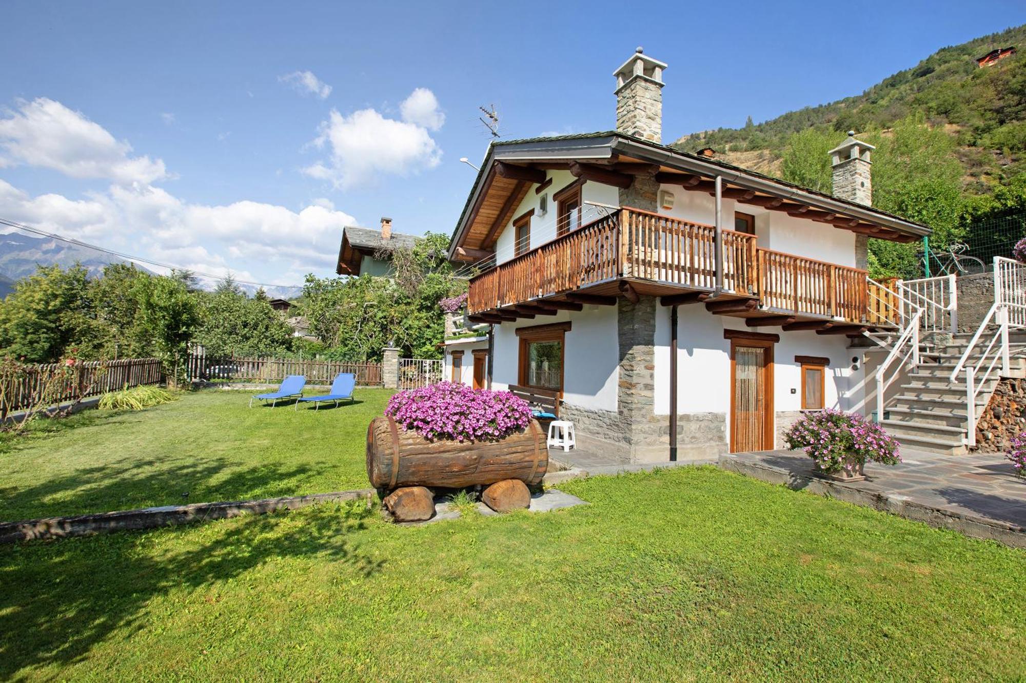 Casa Sabrina - Appartamento Blu Aosta Exterior photo
